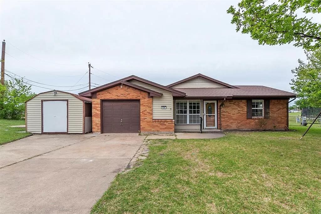 Primary Photo - 624 Desco Dr