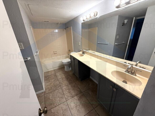 Foto del edificio - AVAILABLE NOW!!! Very Nice 3 Bedroom Dallas Half Duplex in Duncanville ISD