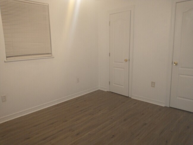 Building Photo - 7552 Briarheath Dr