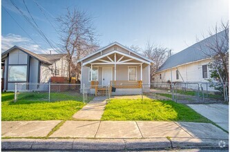 Building Photo - 1518 Burnet St