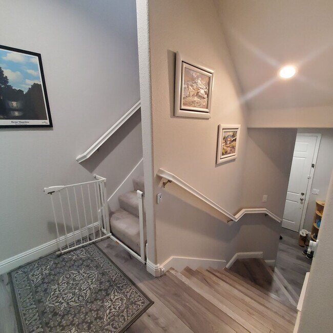 Foto del edificio - Modern Concord Townhouse 3/2.5 near BART &...