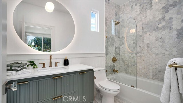 Building Photo - 1347 Seward St