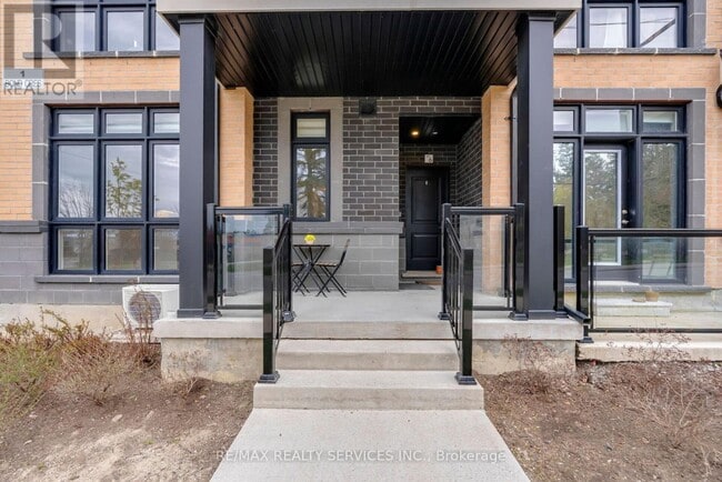 Building Photo - 1 Bond Crescent