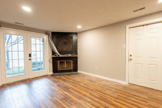 Foto del edificio - Lovely 2 BR/1 BA Condo in Columbia!