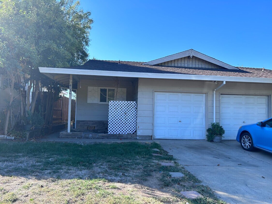 60326034 Bourbon Drive Apartment for Rent in Carmichael, CA