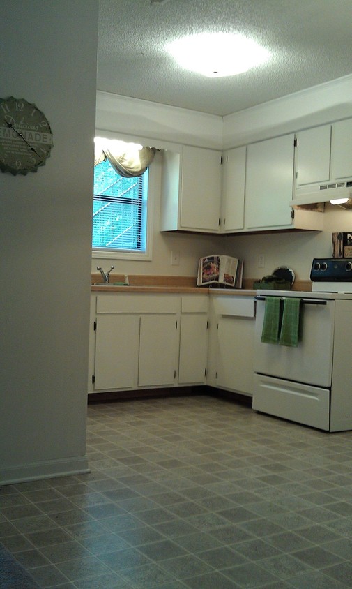 Kitchen - Bridgewater Place Apartments