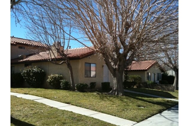 Primary Photo - 802 E Avenue J-12
