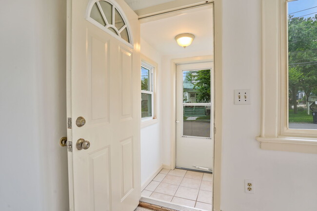 First floor - 103-105 Grant St