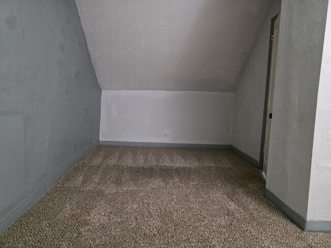 Foto del edificio - Charming 2-Bedroom, 1-Bathroom Home with views of Downtown Des Moines