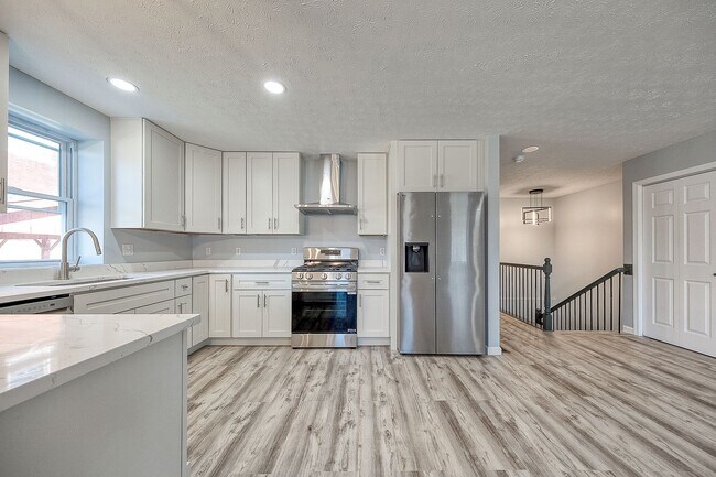 Foto del edificio - Grand Ave Duplex