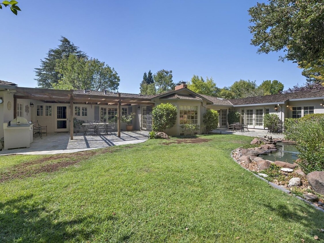 Foto principal - Highly desirable area of Menlo Park