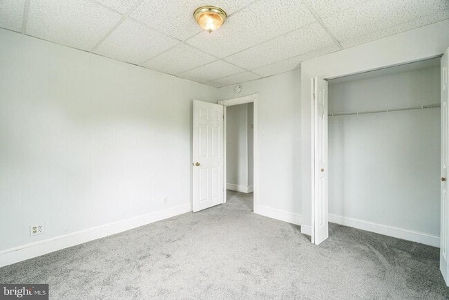 Building Photo - 231 W Washington Ave