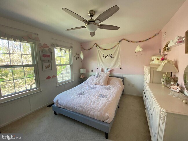 Building Photo - 13821 Lowry Dr