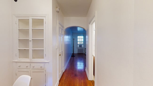 Building Photo - 4034 Calvert St NW