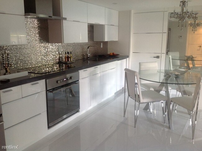 Foto del edificio - 1 br, 1 bath Apartment - 135 S 17th St