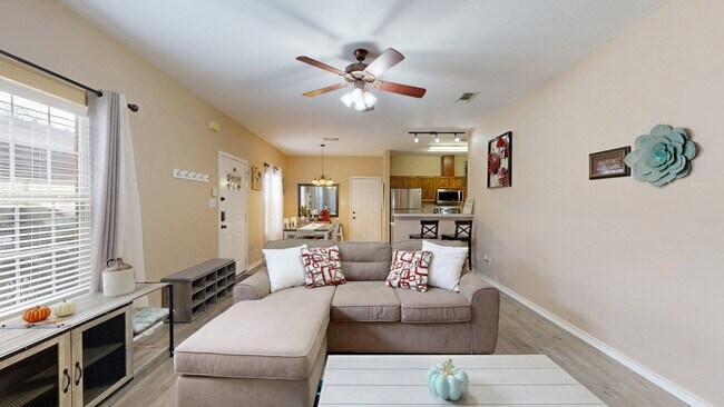 Building Photo - 602 Townplace Dr