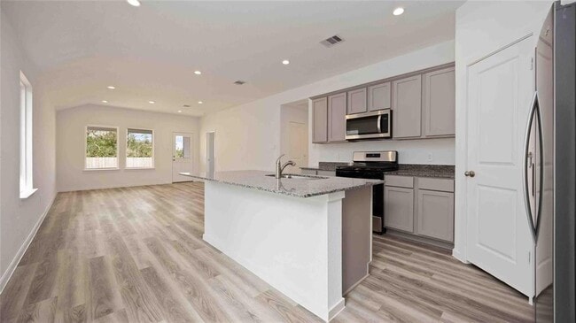 Foto del edificio - 13515 Lawson St
