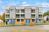 Foto principal - 2402 SW Genesee St