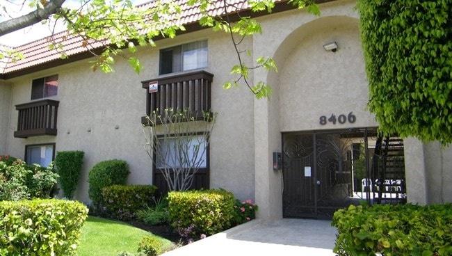 Foto del edificio - Whittier Santa Fe Apartments