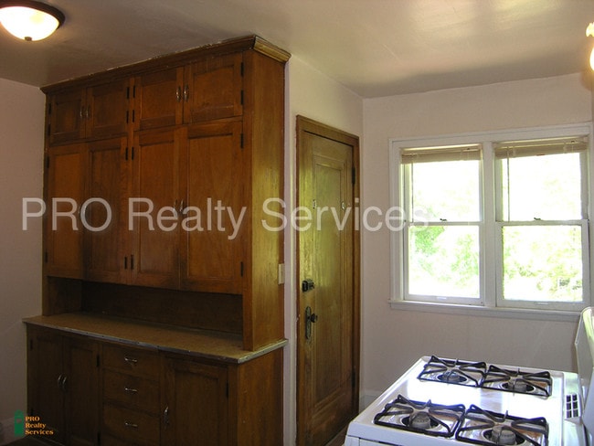 Building Photo - 3636 Cedar Ave S
