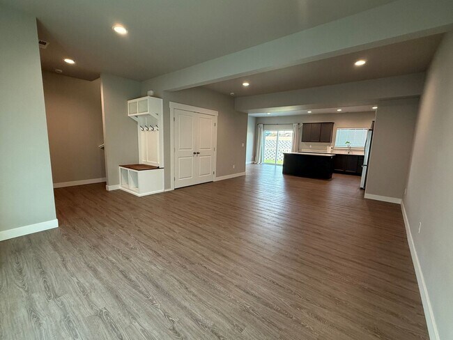 Foto del edificio - Coming soon Now renting 3 bedroom House