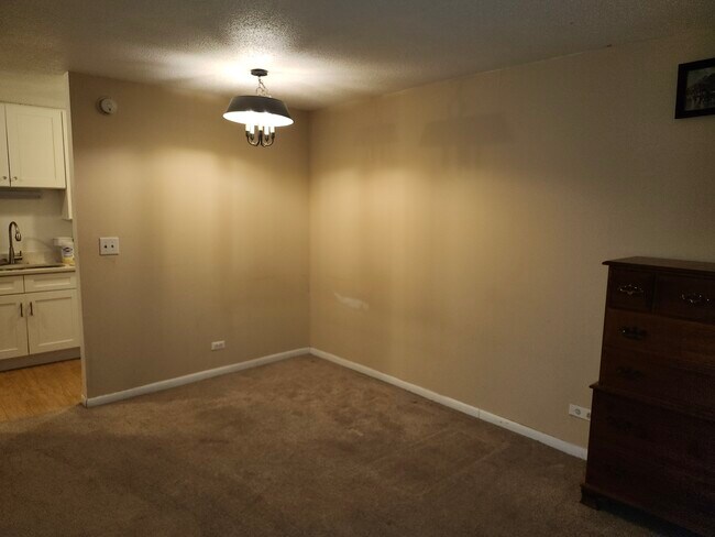 Foto del edificio - 2200 S Stewart Ave