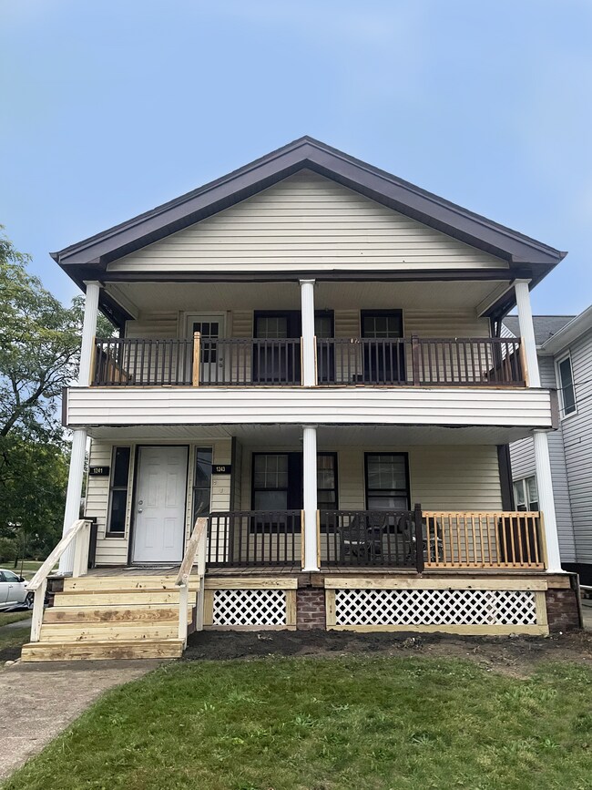 Building Photo - 1241 Webb Rd