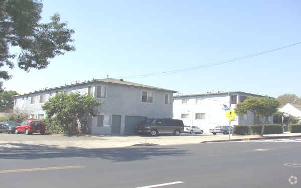 Primary Photo - 2966 E 8th St