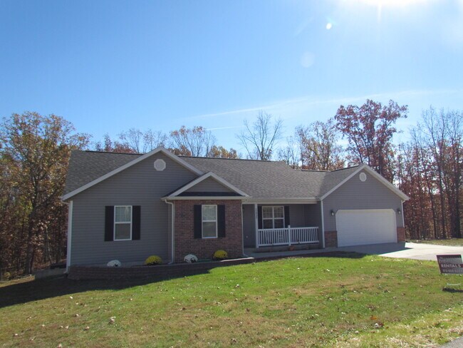 Building Photo - A MUST SEE BEAUTIFUL HOME! NEW CARPET COMI...