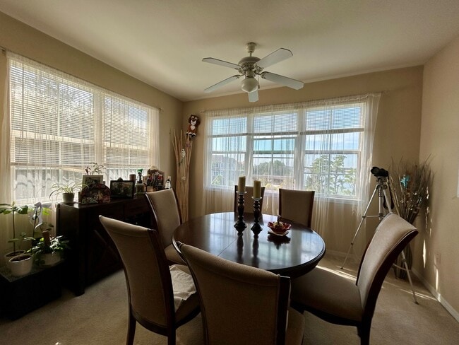 Foto del edificio - 3384 Corona Village Way