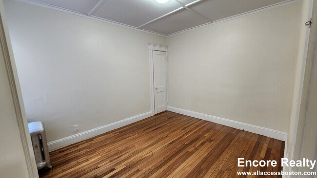 Building Photo - 1179 Boylston St