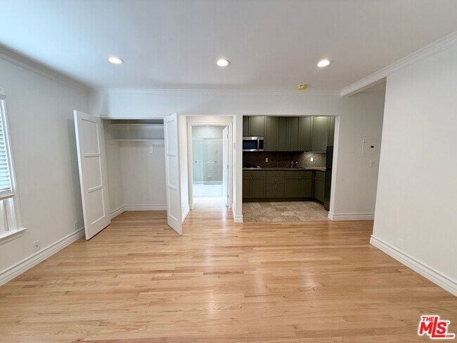 Foto del edificio - 204 S Reeves Dr