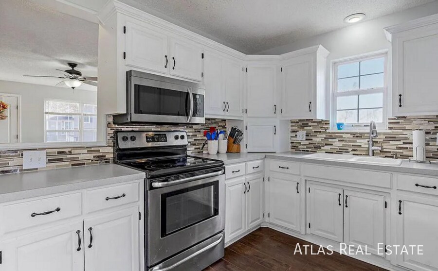 Foto del edificio - 4401 NW Pennington Ln