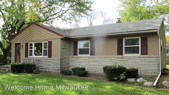 Foto principal - 3 br, 2 bath House - 8037 N 66th Street