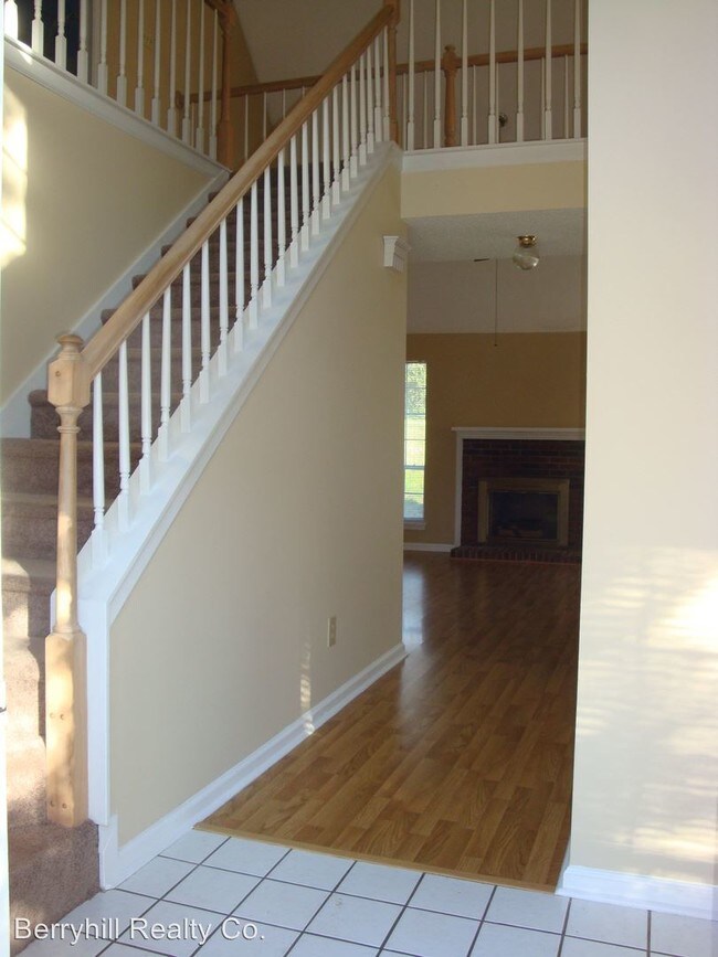 Building Photo - 11113 Barnyard Ct