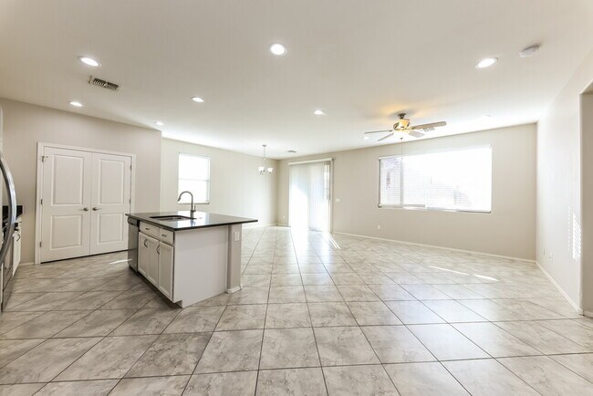 Foto del edificio - 1287 N 166th Ave