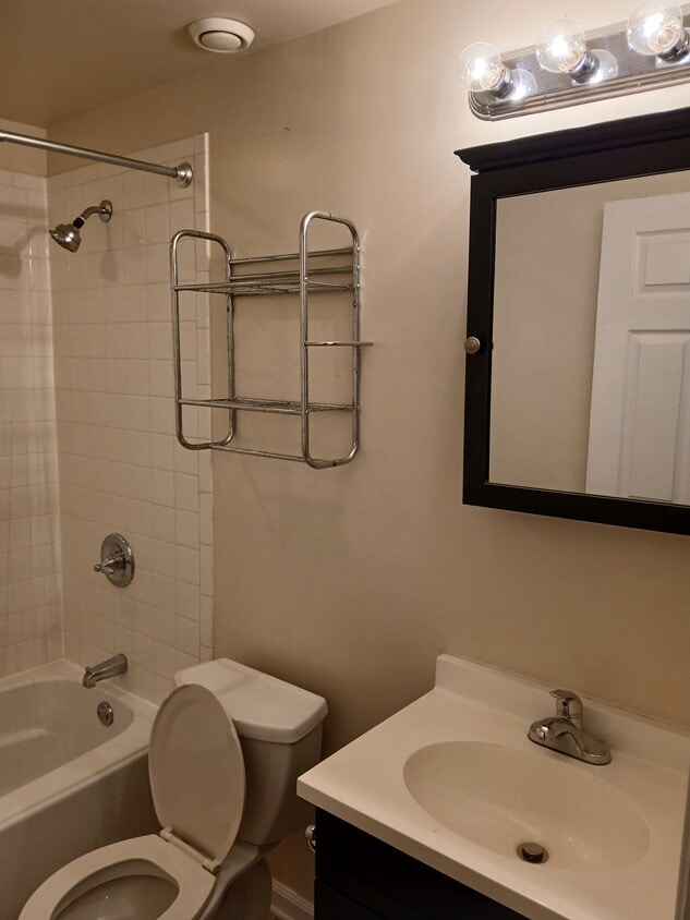 Primary Photo - 7001 Chain Fern Ct