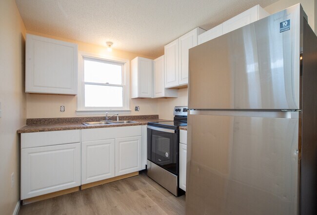 Building Photo - 137 Midland