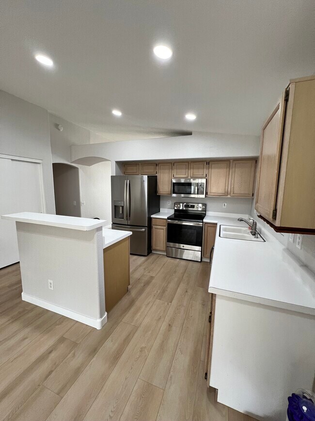 Building Photo - 149 W Gary Way