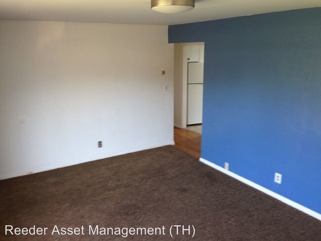 Building Photo - 225 E 900 N