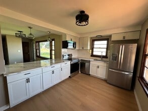 Building Photo - 21795 Longview Dr