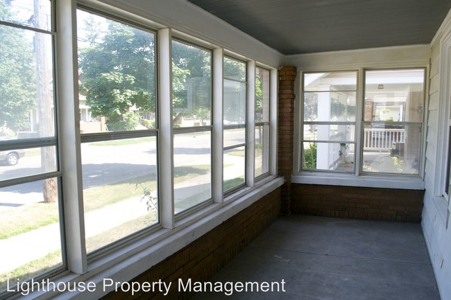 Building Photo - 3 br, 1 bath House - 1425 Tamarack Ave NW