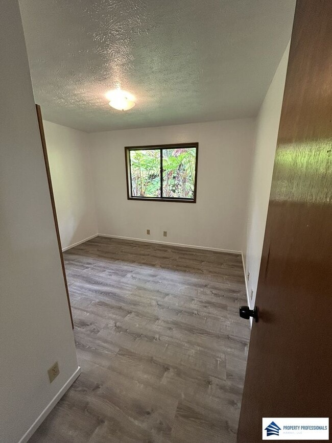 Building Photo - Island Living in Volcano – Move-In Ready