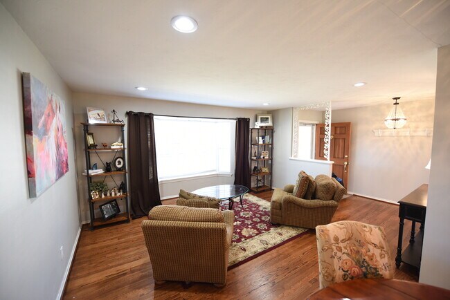 Building Photo - Lovely Richardson Heights home!