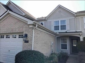 Building Photo - 4175 E Village Dr