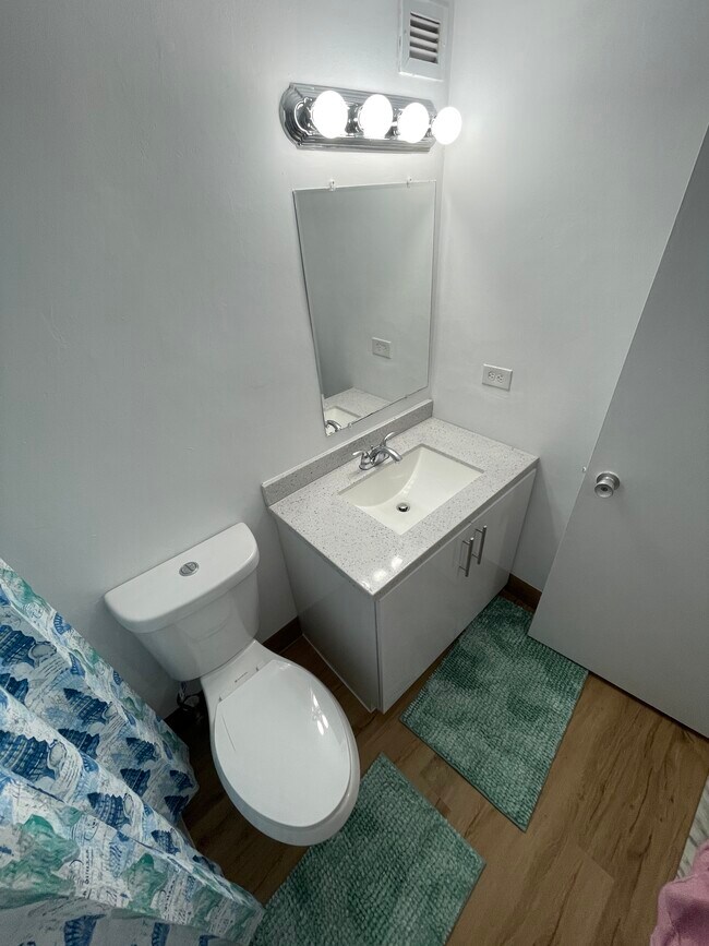 Foto del edificio - 905 Brickell Bay Dr