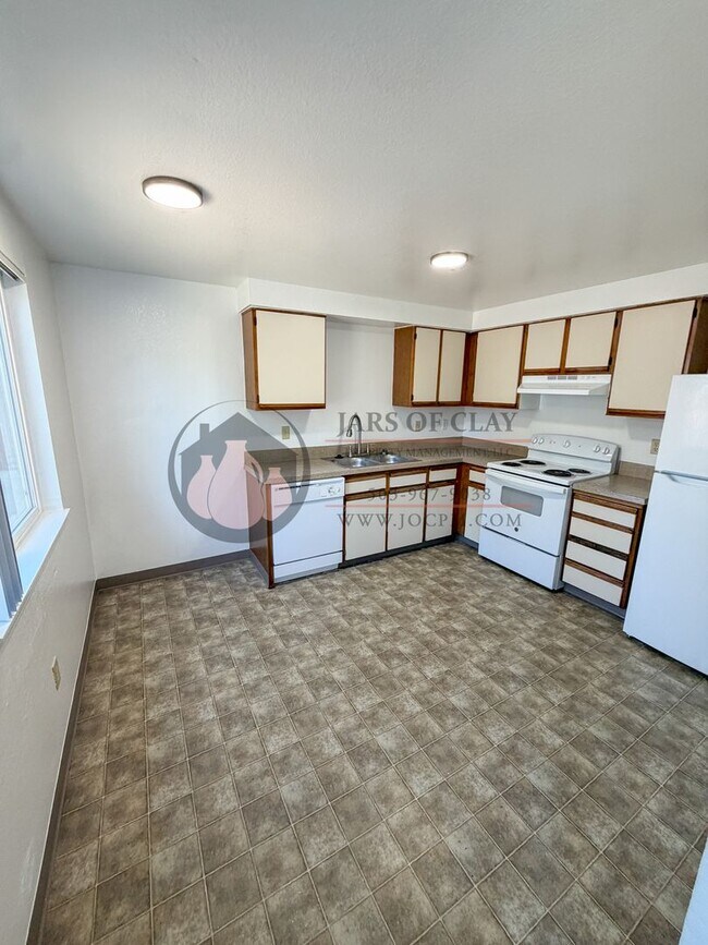 Foto del edificio - 3921 Partridge Ln NE
