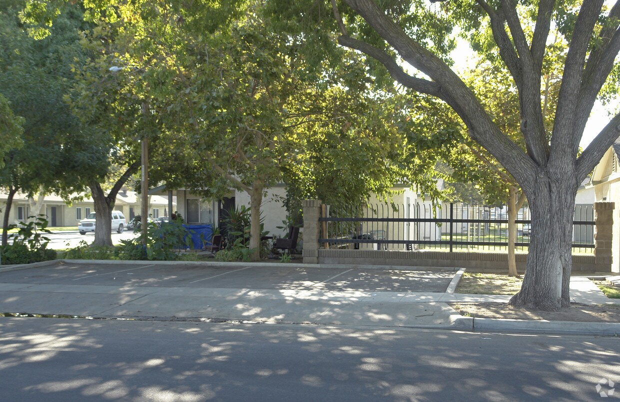 Foto del edificio - 921-949 Pottle Ave