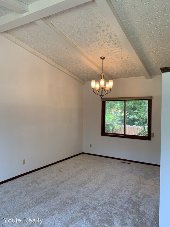 Foto del edificio - 4 br, 3 bath House - 1612 Sudbury Ct