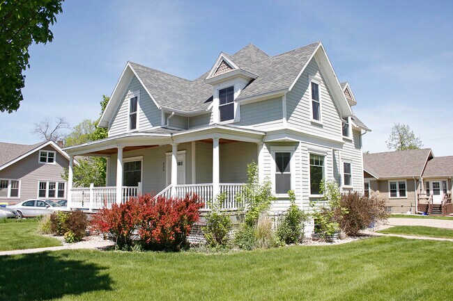 Building Photo - 625 9th St